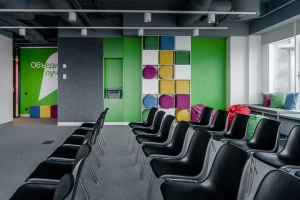 Стул офисный Виченца каркас хром 