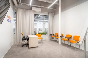 Стул офисный Изо хром со столиком 